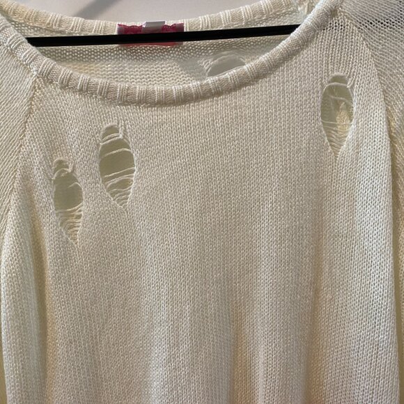 Pink Lily Tie Die White, Pink and Blue Distressed Top Size Medium - Picture 7 of 9